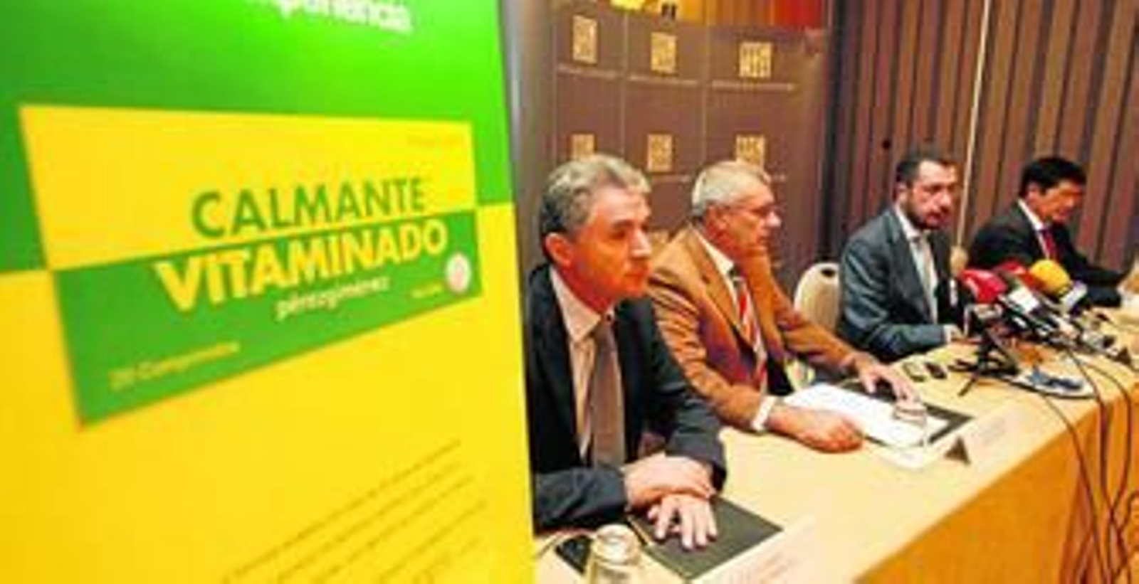 Representantes de Laboratorios Pérez Giménez y Edol, aye tras las firma del convenio. Representantes de Laboratorios Pérez Giménez y Edol, aye tras las firma del convenio.