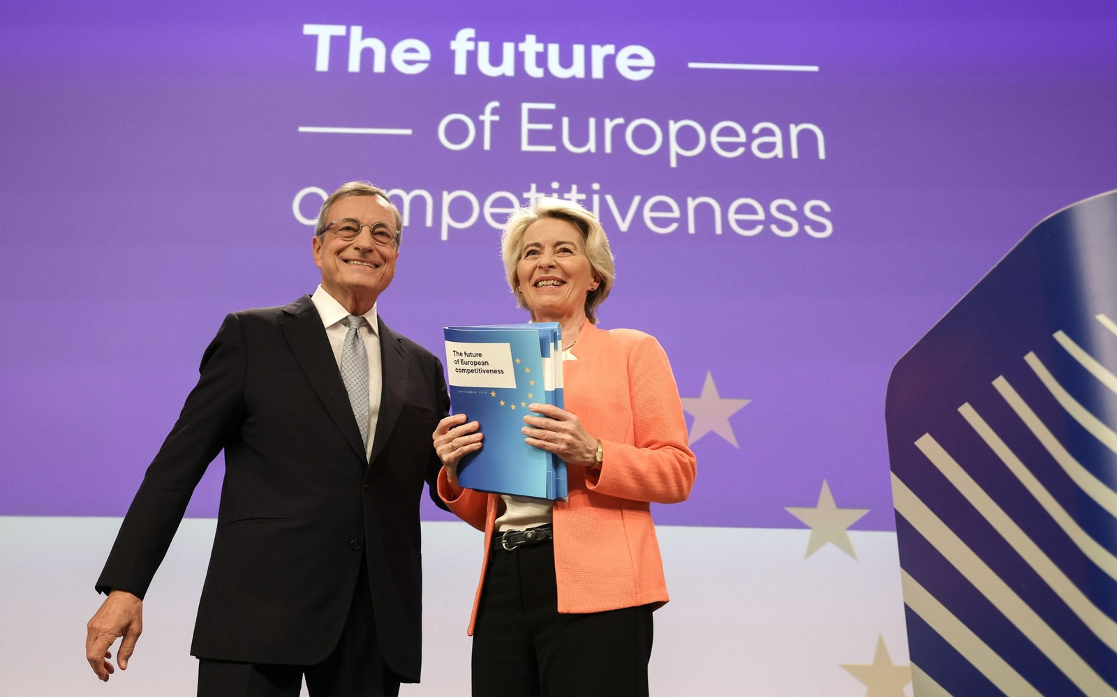 Mario Draghi junto a la presidenta del Ejecutivo comunitario, Ursula von der Leyen.
