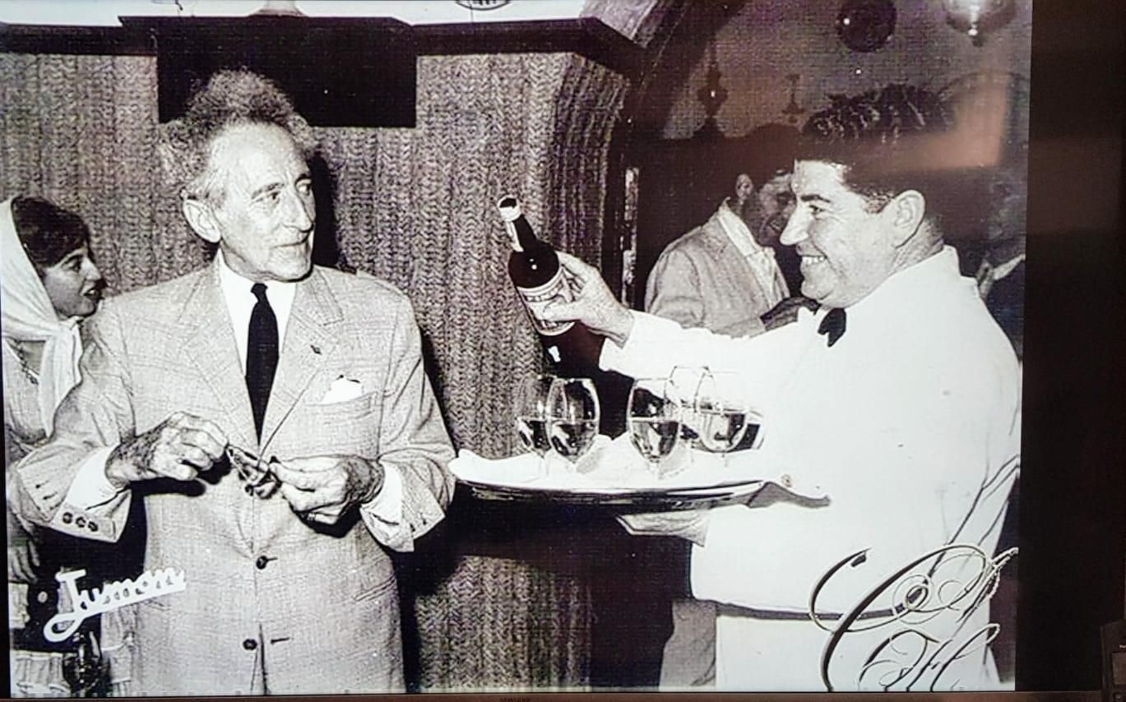 Jean Conteau en La Cueva del Pájaro Azul