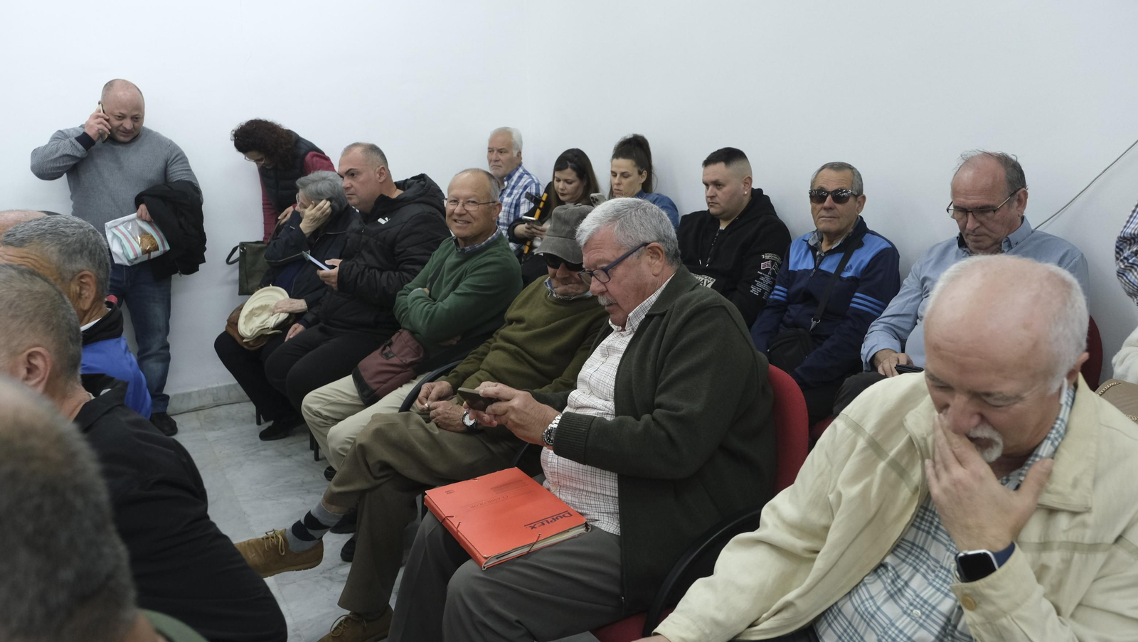 Las imágenes de la moción de censura en el Ayuntamiento de Carboneras