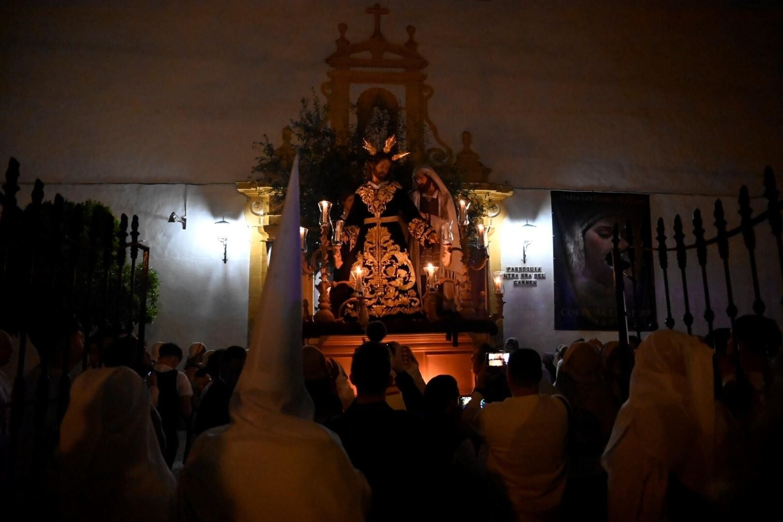 El Señor de la Salud da luz al Jueves de Pasión en Córdoba, en imágenes