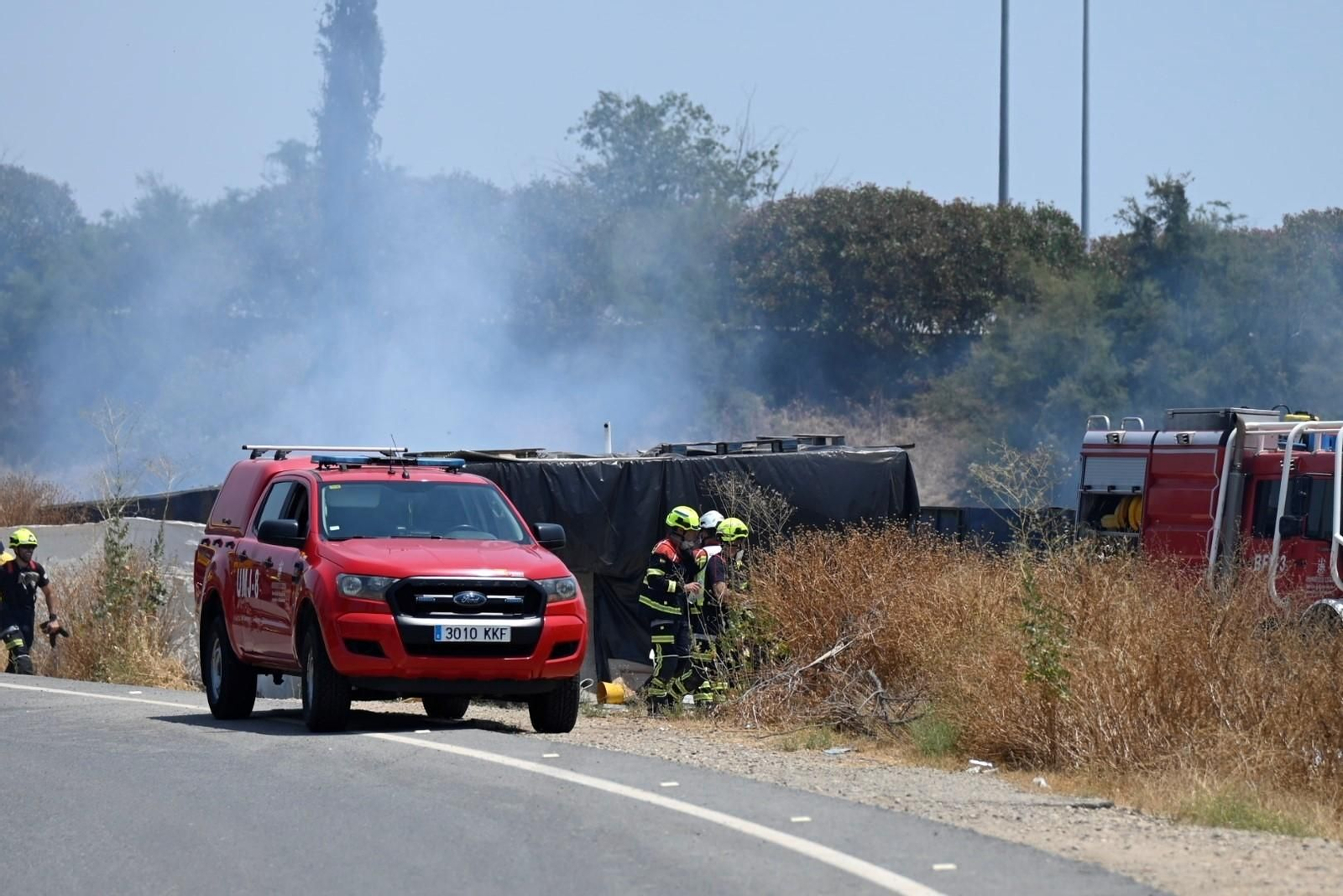 Las imágenes del incendio junto al Carrefour Zahira