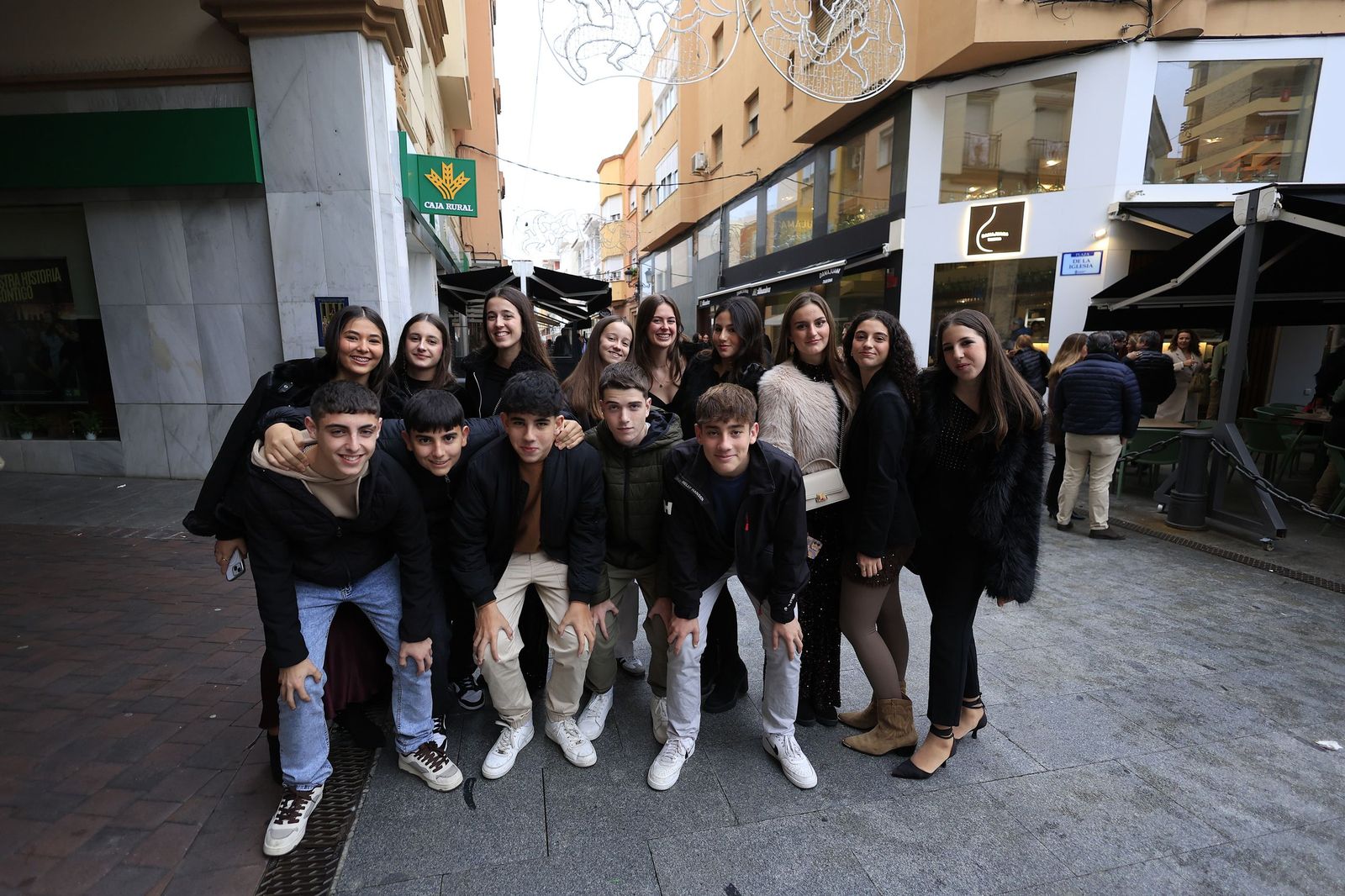 Búscate en las fotos del ambiente en el centro de La Línea antes de la Nochevieja