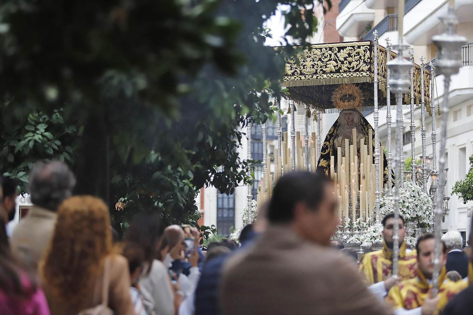 Imágenes de la salida extraordinaria de la Virgen del Rocío y Esperanza