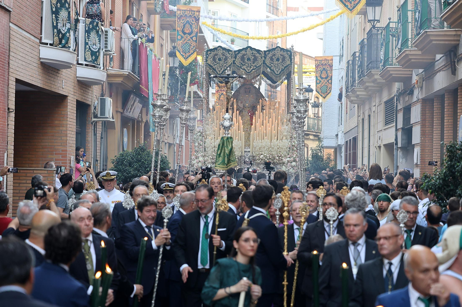 Imágenes de la procesión extraordinaria de la Virgen de la Esperanza por las calles de Huelva