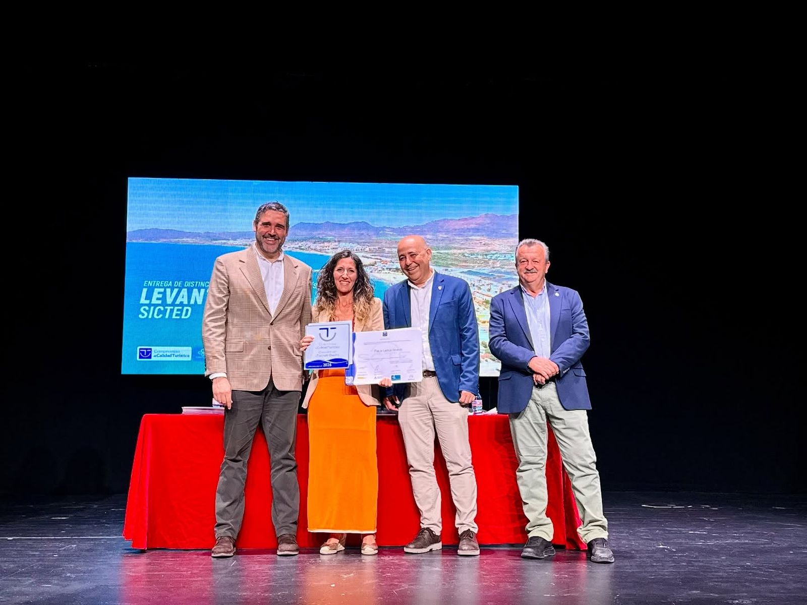 Las playas del Cantal y el Lance Nuevo han logrado este sello de calidad turistica