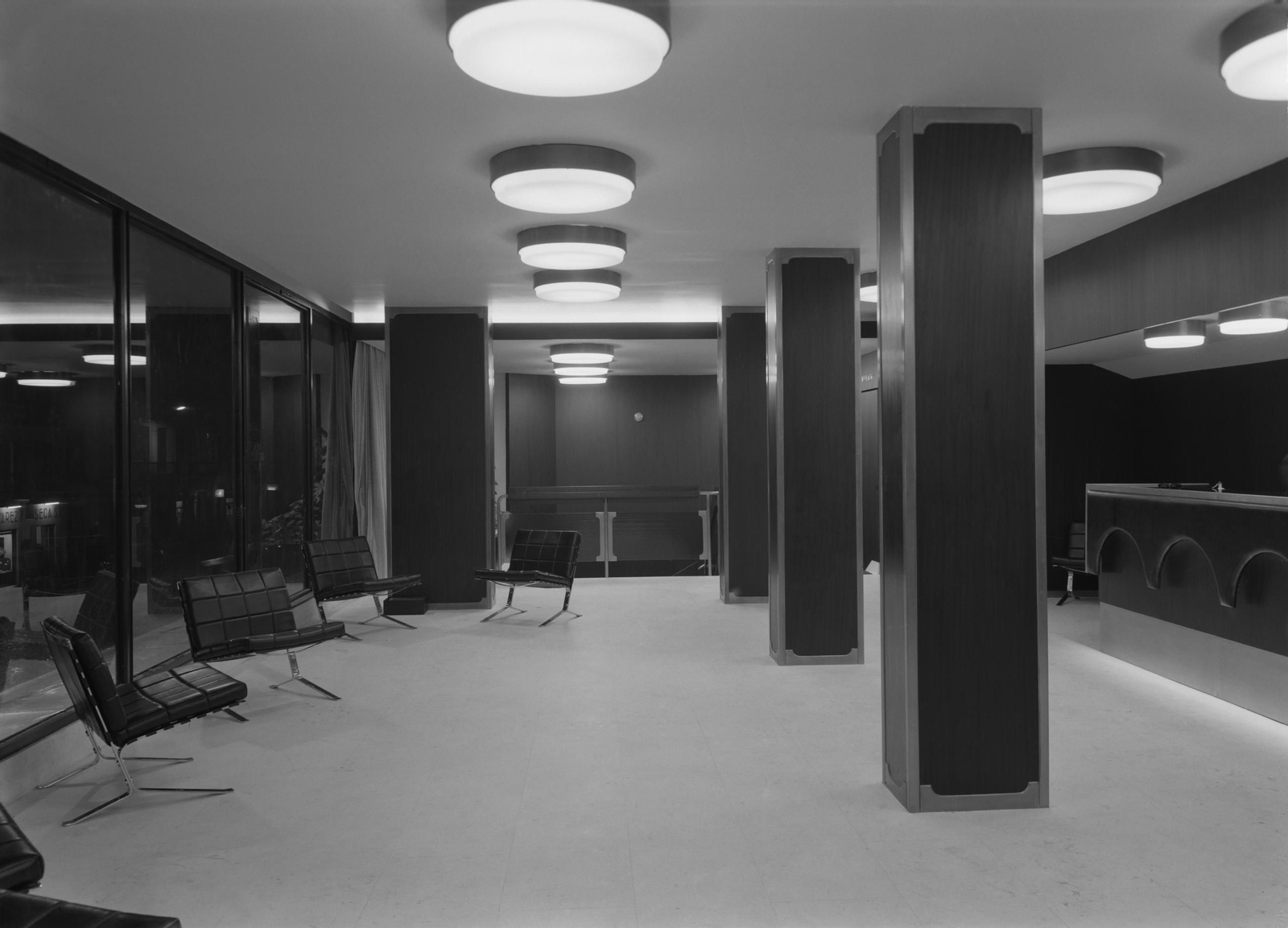 Los antiguos cines Astoria-Victoria de La Merced de Málaga