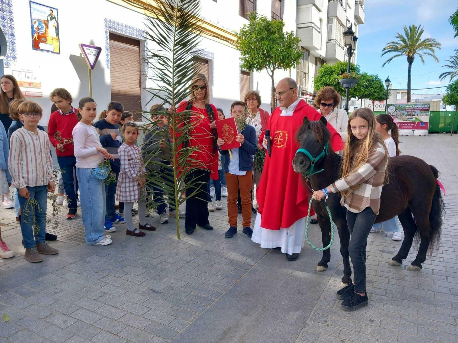 Las imágenes del Domingo de Ramos en Chiclana con La Borriquita y El Huerto
