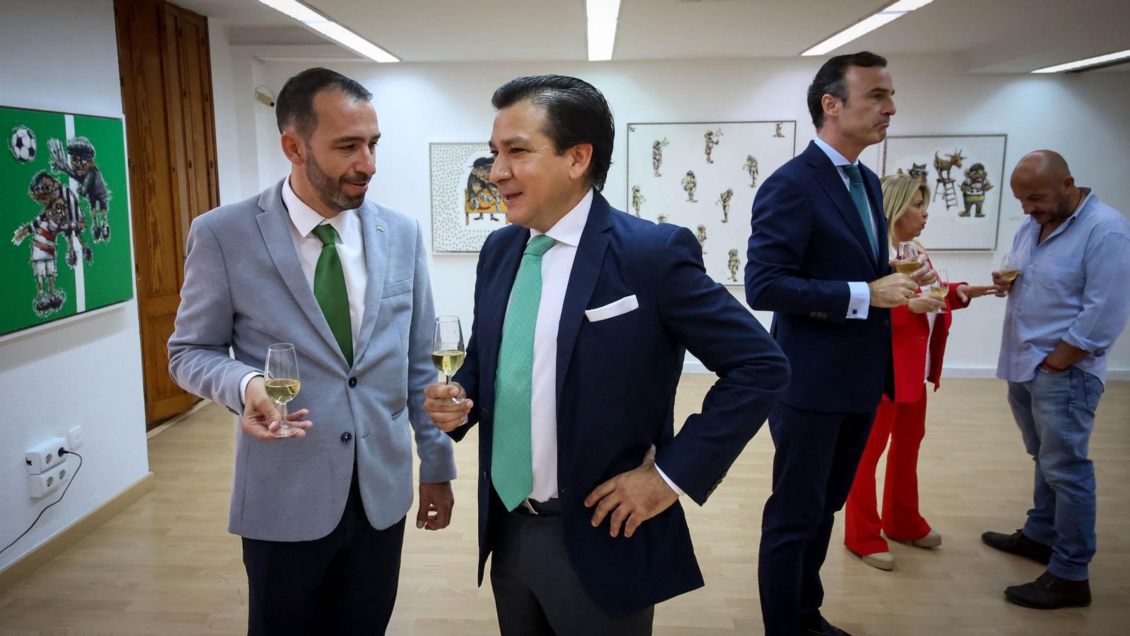 Antonio Fernández conversa con Santiago Casal.