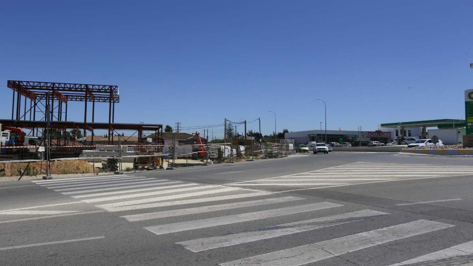 En la zona donde abrirá este nuevo local funcionan ya varios establecimientos de hostelería y servicios.