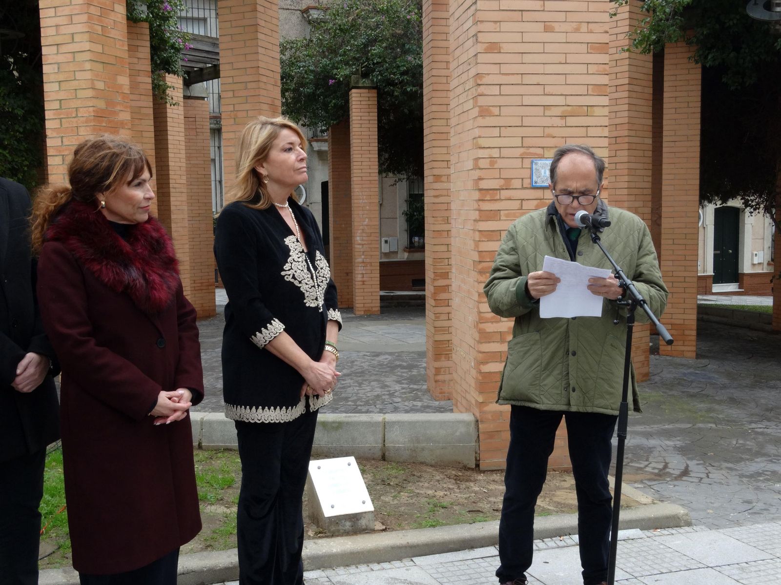 Fotografías de la rotulación del jardín Doctor Anselmo Botello