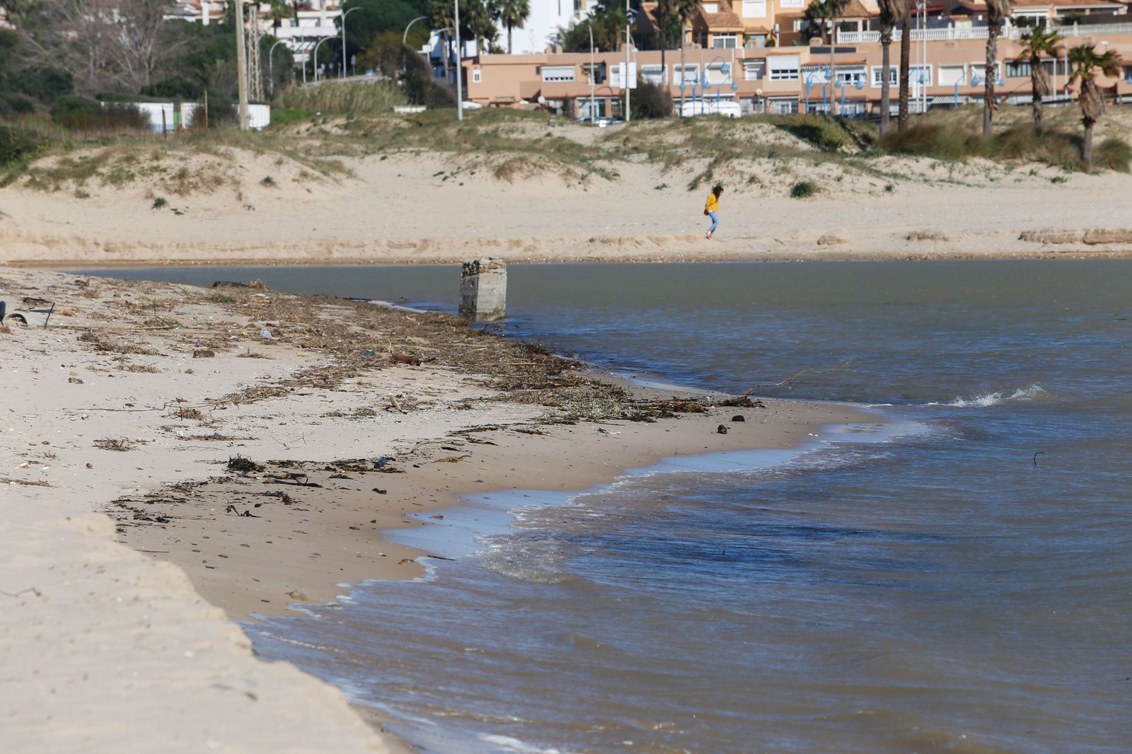 Las fotografías de los daños de las últimas borrascas en las playas de Getares y El Rinconcillo, en Algeciras
