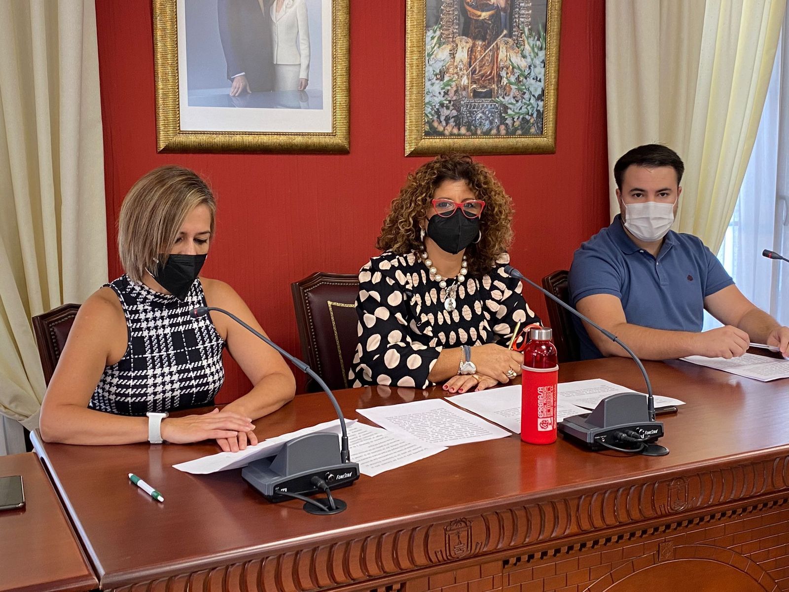Carmen Arjona, Carmen Lara y José Antonio Gómez.