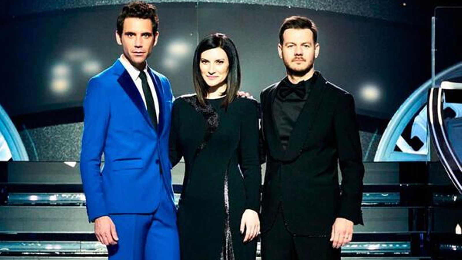 Foto oficial de los tres presentadores de Eurovisión 2022