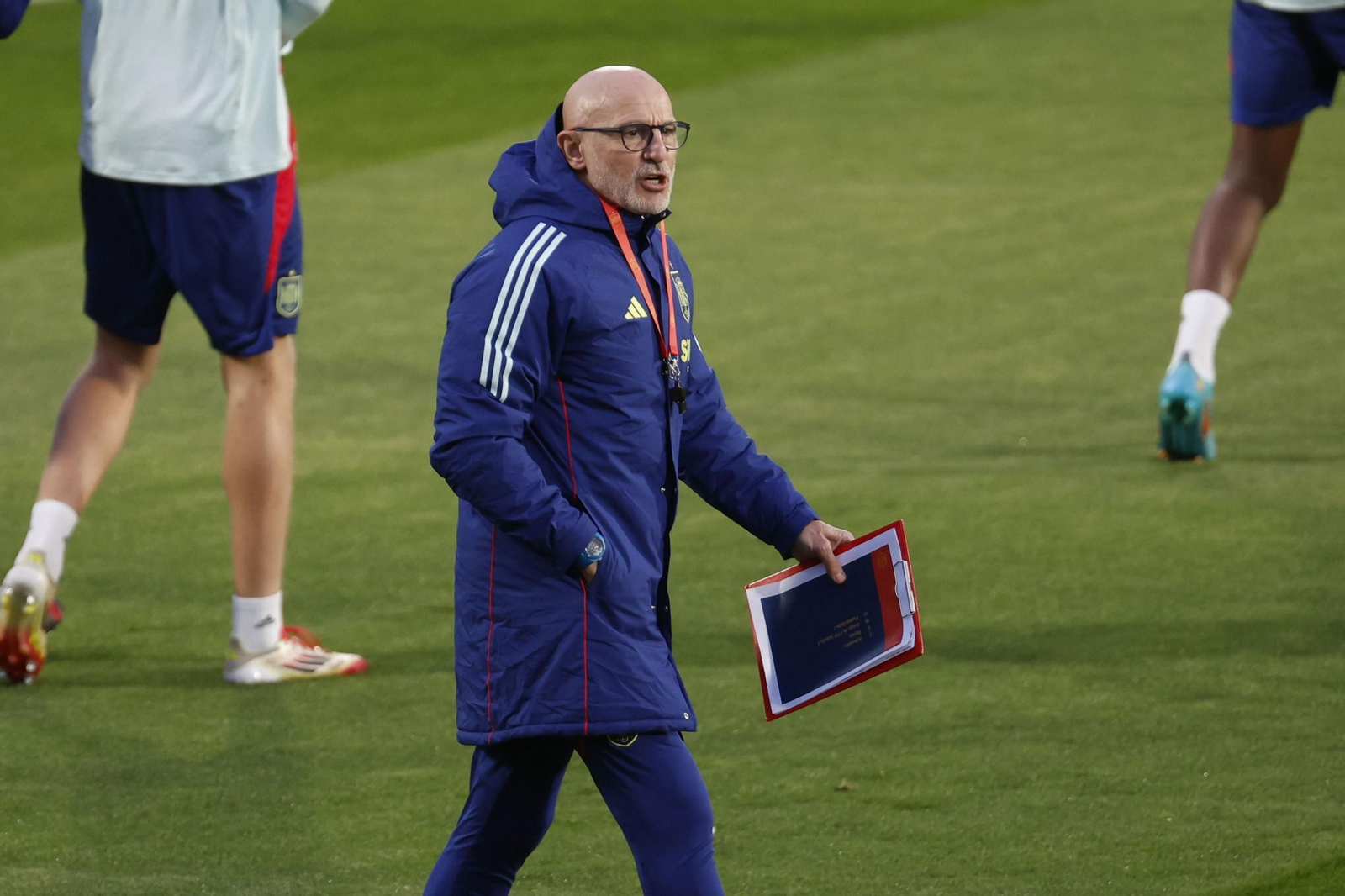 El primer día de Dean Huijsen con los campeones de Europa