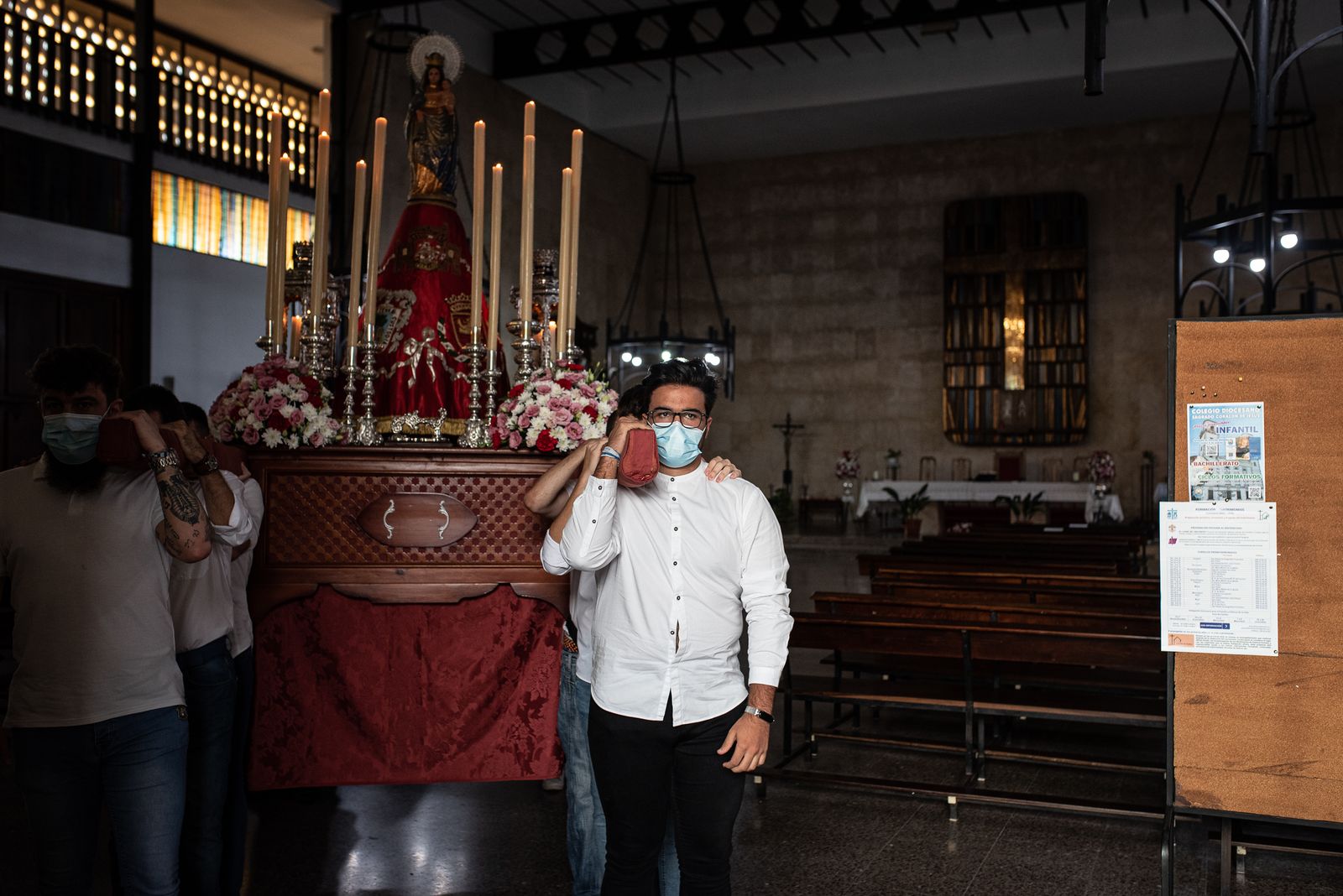 La procesión de la Virgen del Pilar por la Hispanidad en imágenes