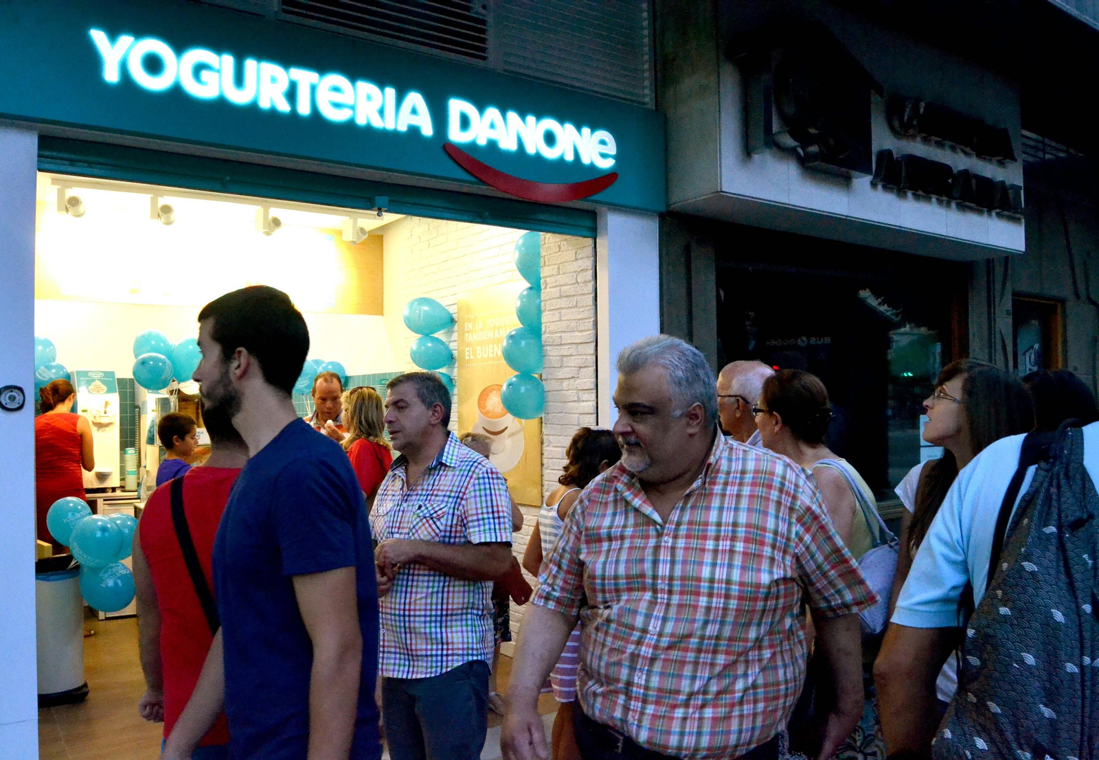 Comercio de venta de productos de la marca Danone.