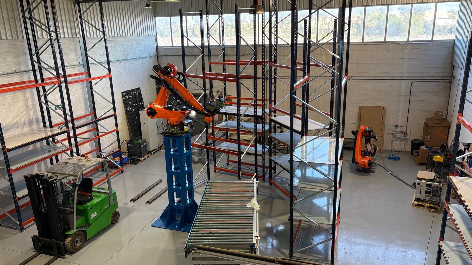 Instalaciones de la empresa de automatización y robotización industrial Ningenia en Valencina de la Concepción (Sevilla)