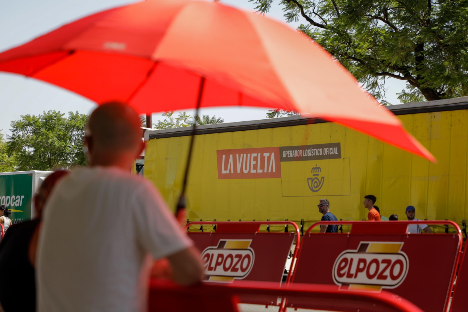 Ambiente del final de la 5ª etapa de la Vuelta ciclista a España, a su llegada a Sevilla