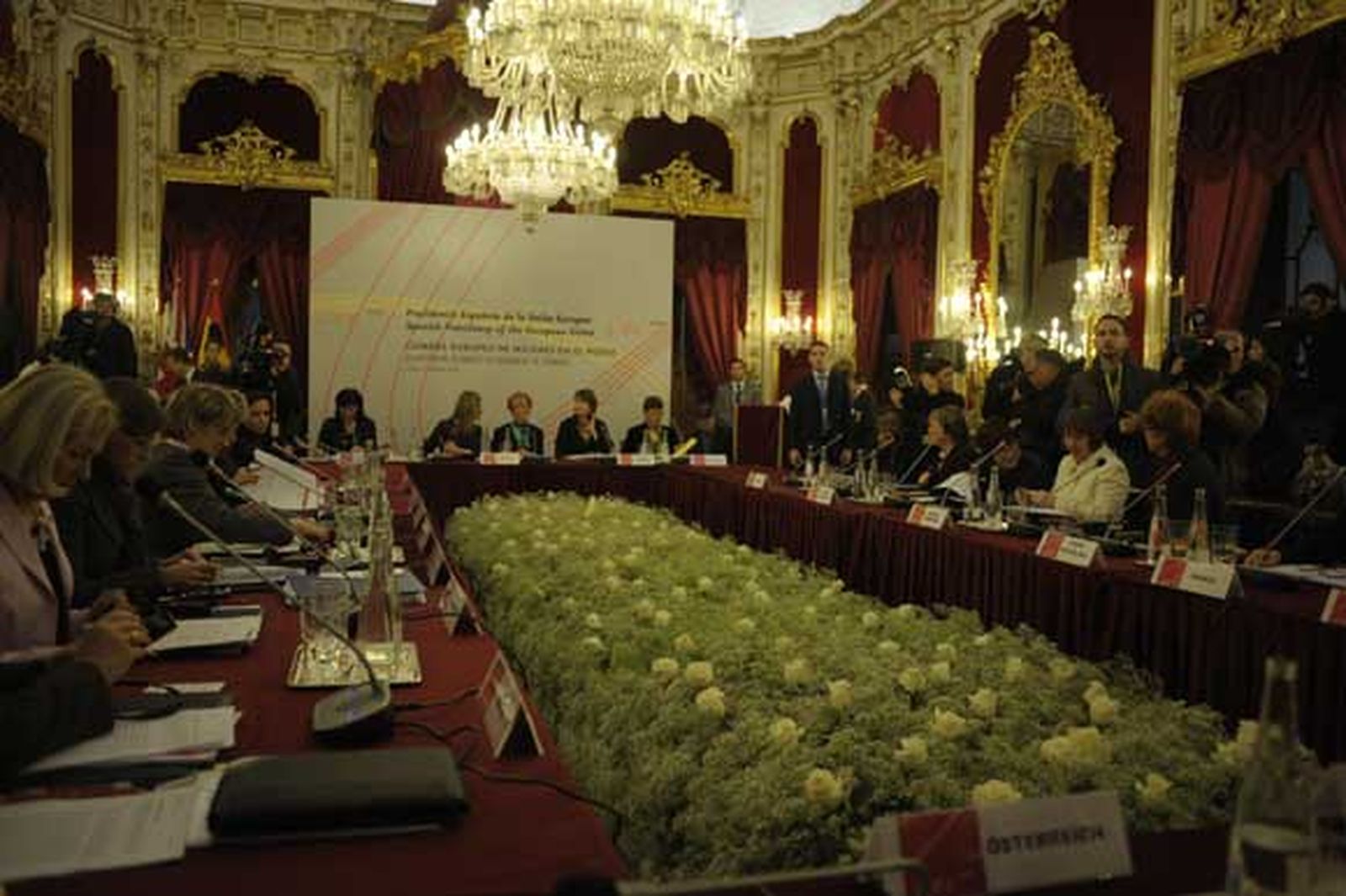Con motivo de la presidencia española de la UE, las ministras se plantean desde Cádiz el reto de la "igualdad real"

Foto: Joaquin Pino-Joaquin Hernandez Kiki
