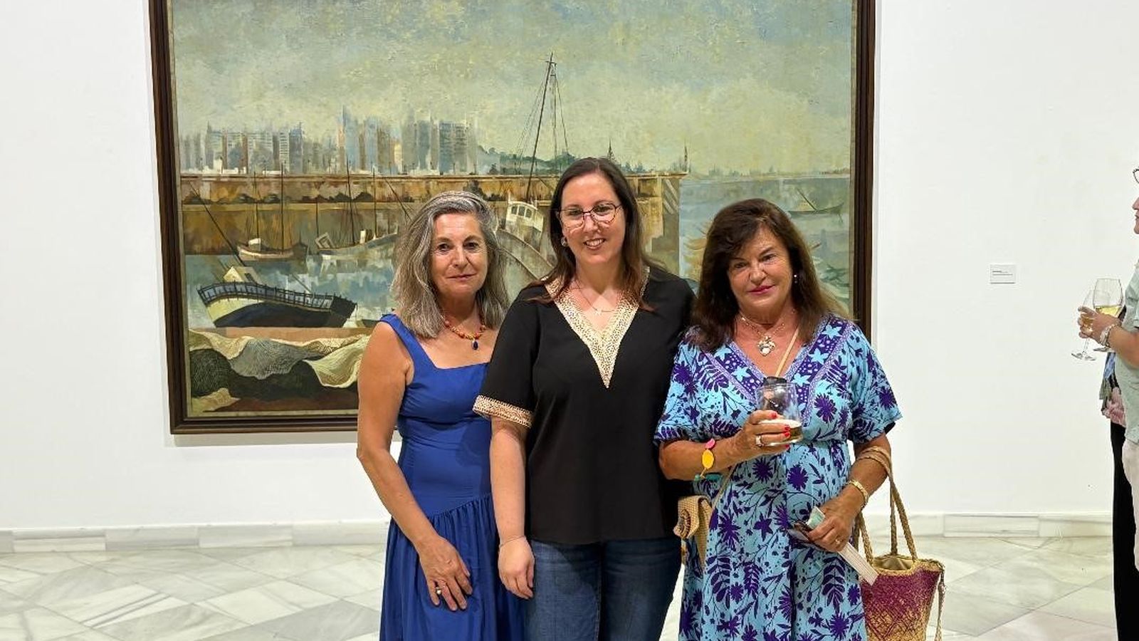 Lupe Tizón, Eugenia Lara y María de los Ángeles González, durante el cóctel de inauguración.