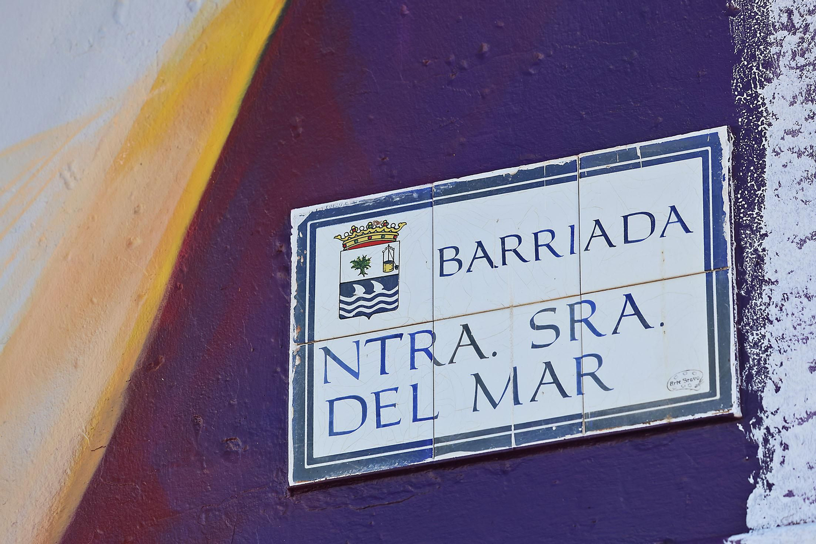 Imágenes de la inauguración del mural homenaje a Manuel Carrasco en Isla Cristina