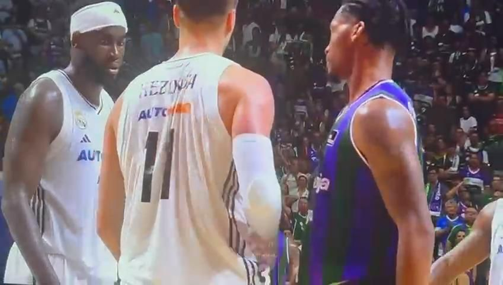 El insulto de Mario Hezonja a la afición del Unicaja: "Hijos de ...."