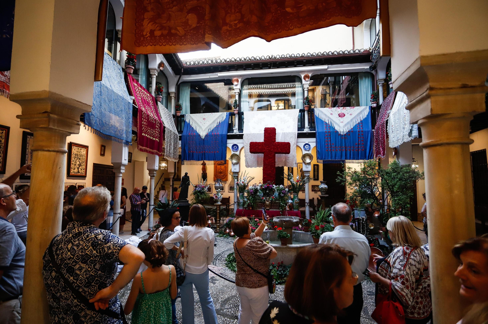 Así celebra Granada sus Cruces, en imágenes