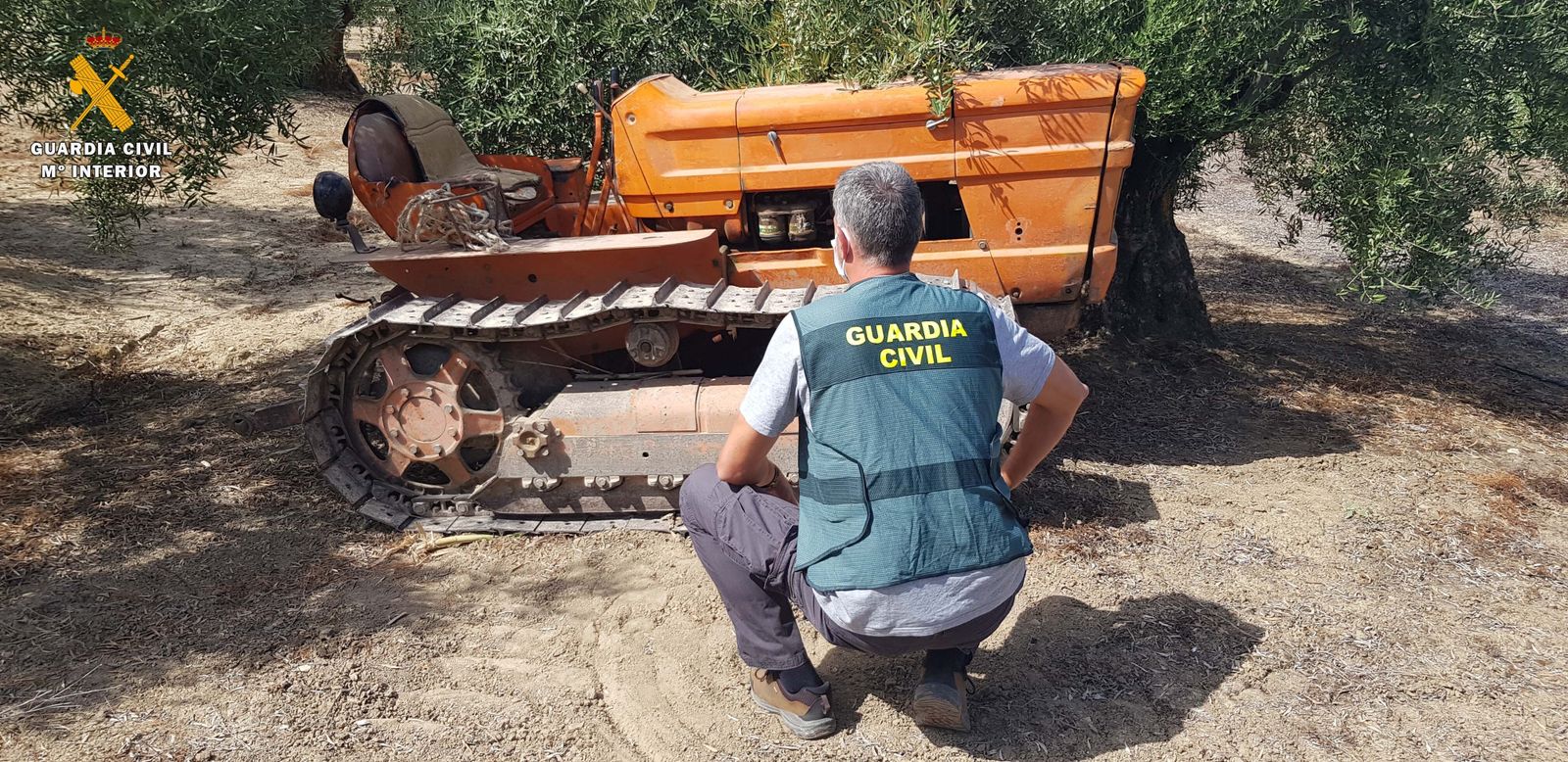 Tractor localizado por la Guardia Civil.