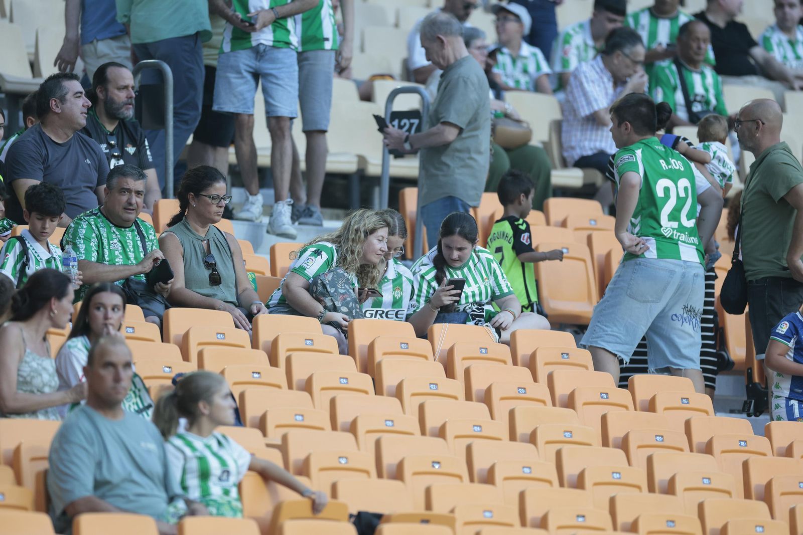 Búscate en las fotos del Betis - Alavés
