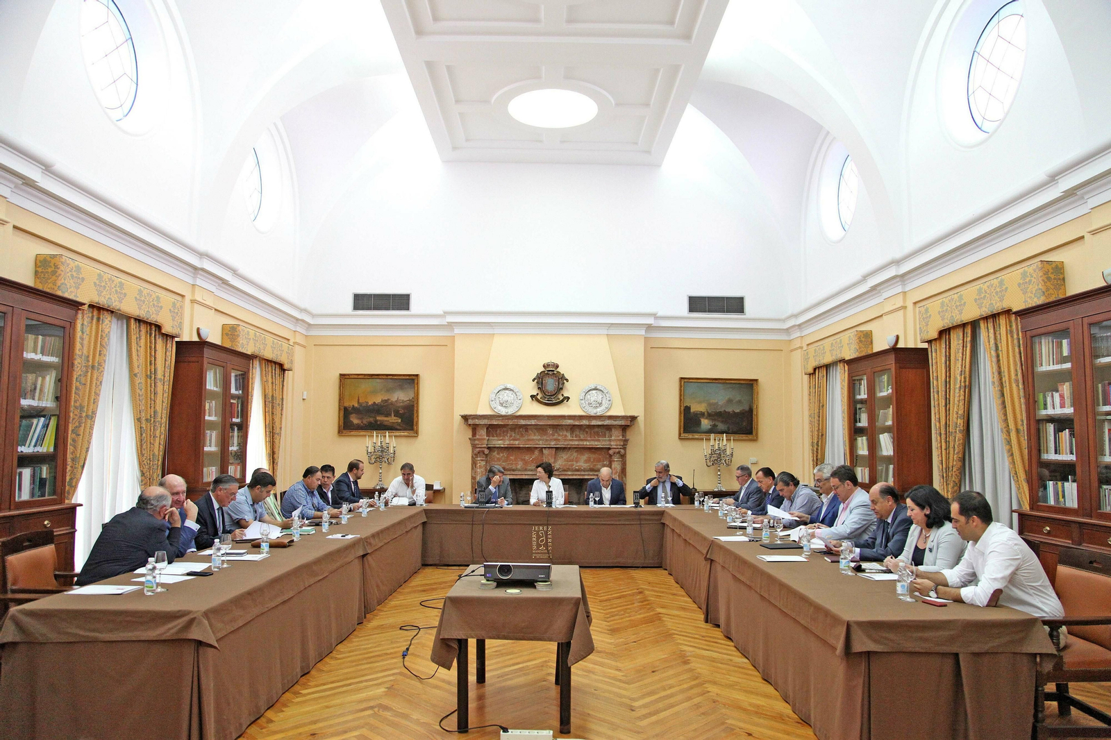 Constitución del pleno del vino tras las últimas elecciones al Consejo Regulador en 2016.