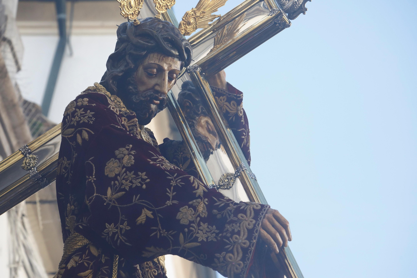 Jueves Santo en Córdoba: la procesión del Nazareno, en imágenes