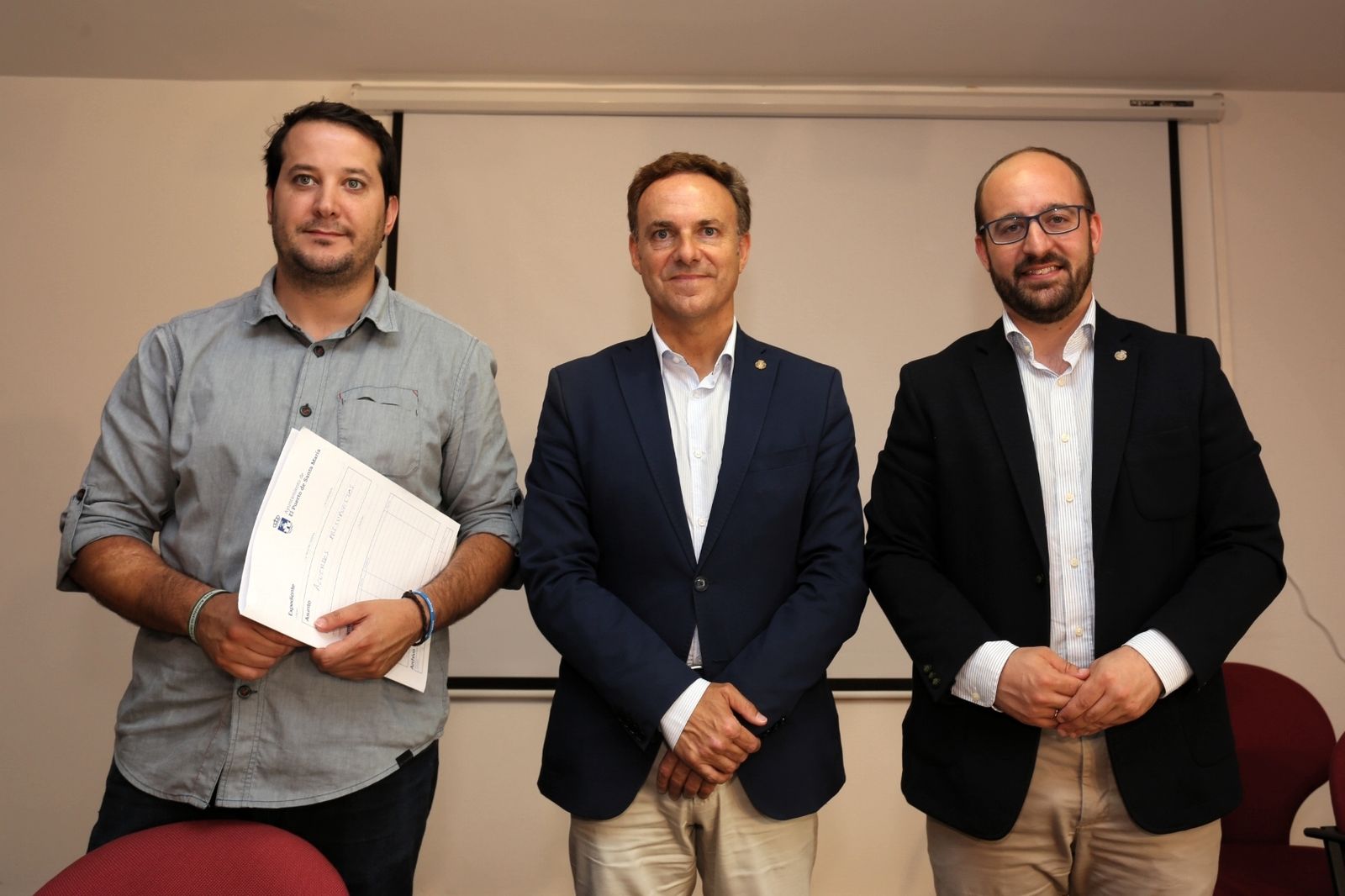 Antonio Fernández (IU), David de la Encina (PSOE) y Germán Beardo (PP), en  julio de 2018 tras alcanzar un acuerdo para los presupuestos.