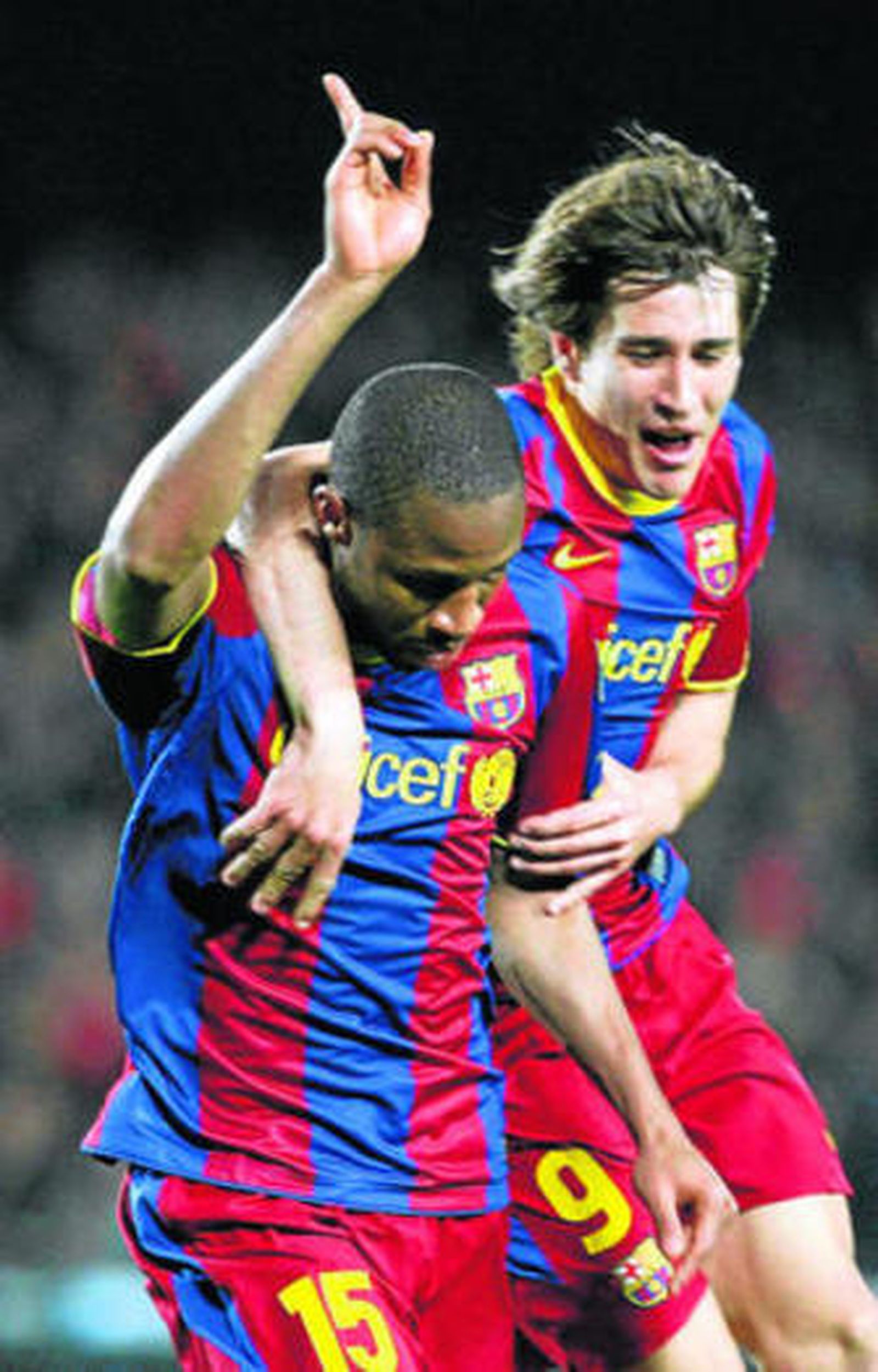 Bojan celebra con Keita el único tanto de la noche.
