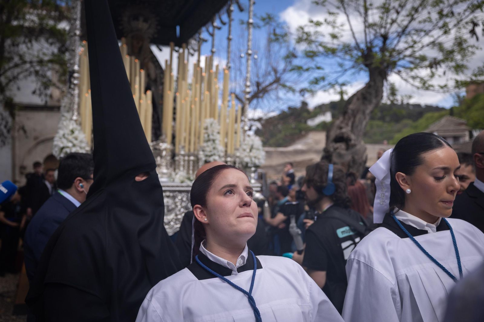 Así vivió Granada la salida de la Hermandad de la Concepción 2025