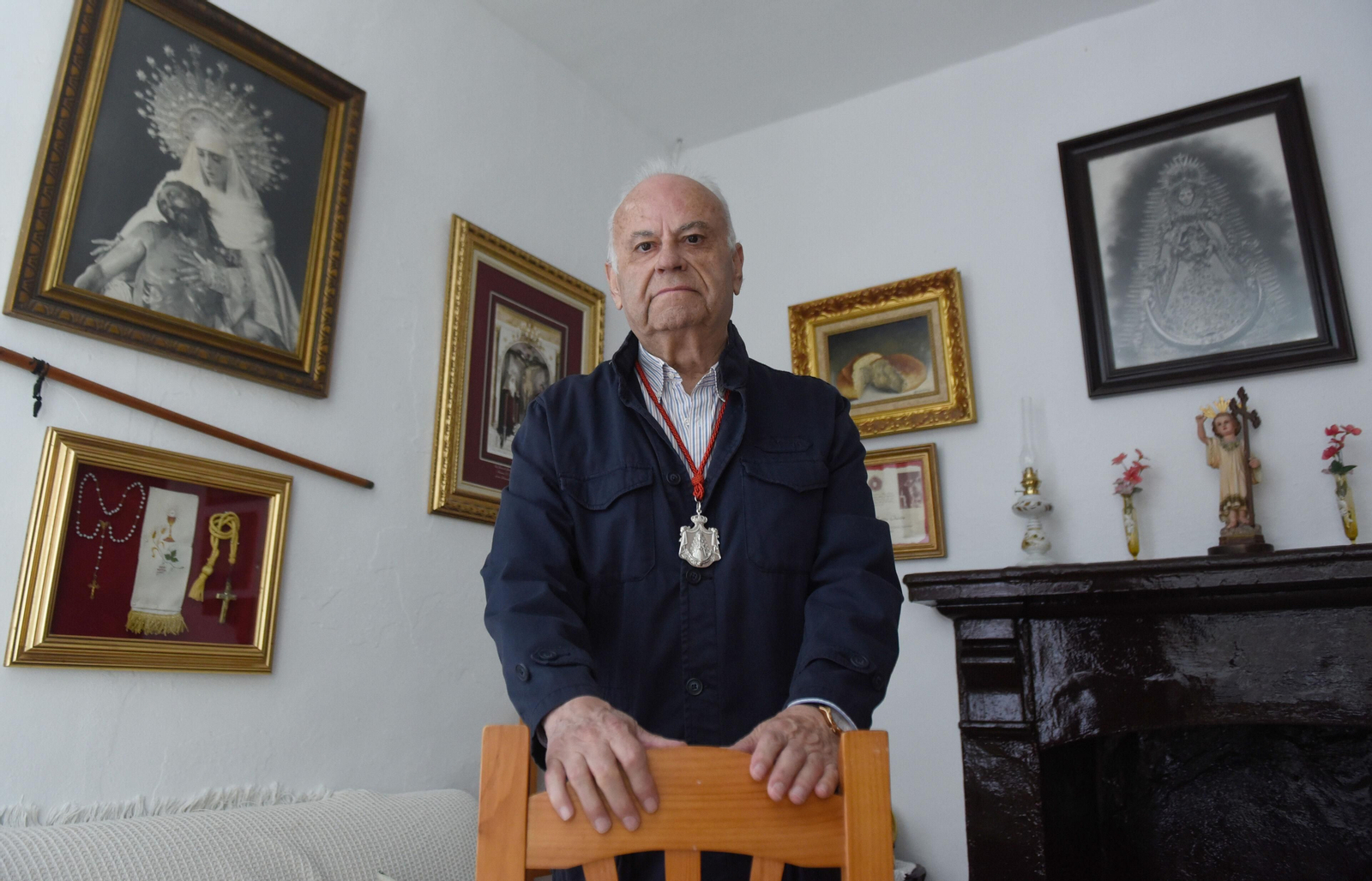 Manuel Zurita en su casa de Villamanrique de la Condesa.