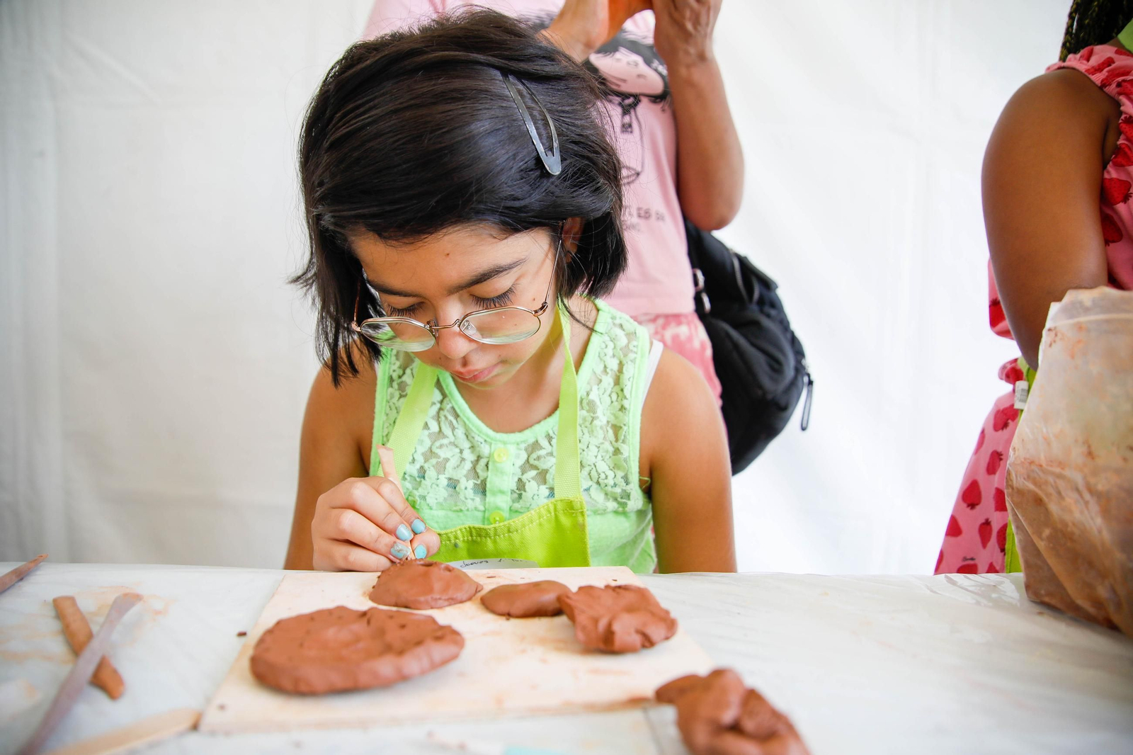 Los talleres infantiles de cerámica de 'Alfaralmería', en imágenes