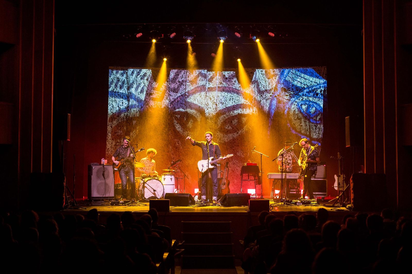 Espectacular concierto de Depedro en el Teatro de las Cortes de San Fernando
