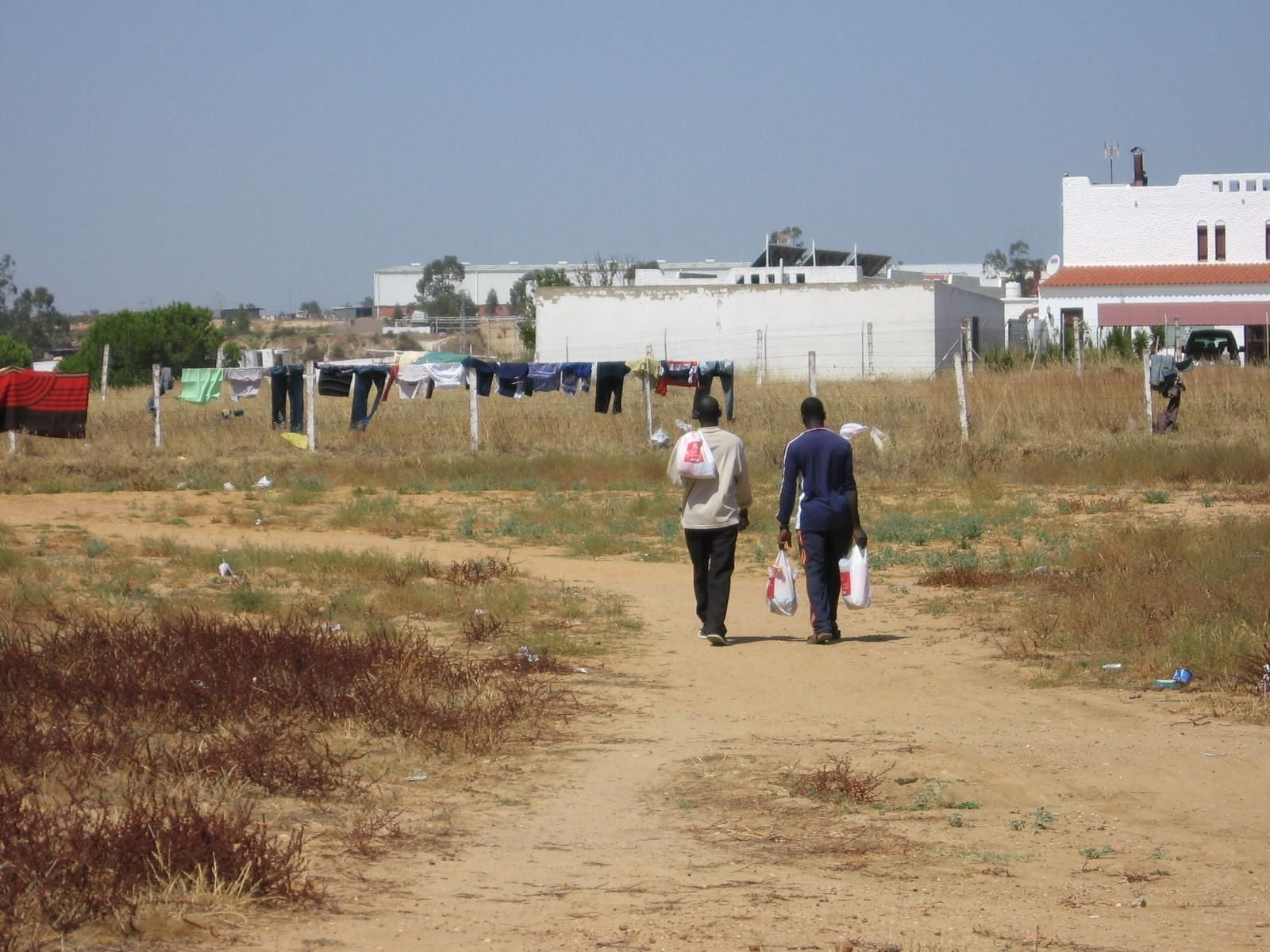 Cáritas Lepe atendió el pasado miércoles a 70 personas, de las que unas 30 procedían de asentamientos.