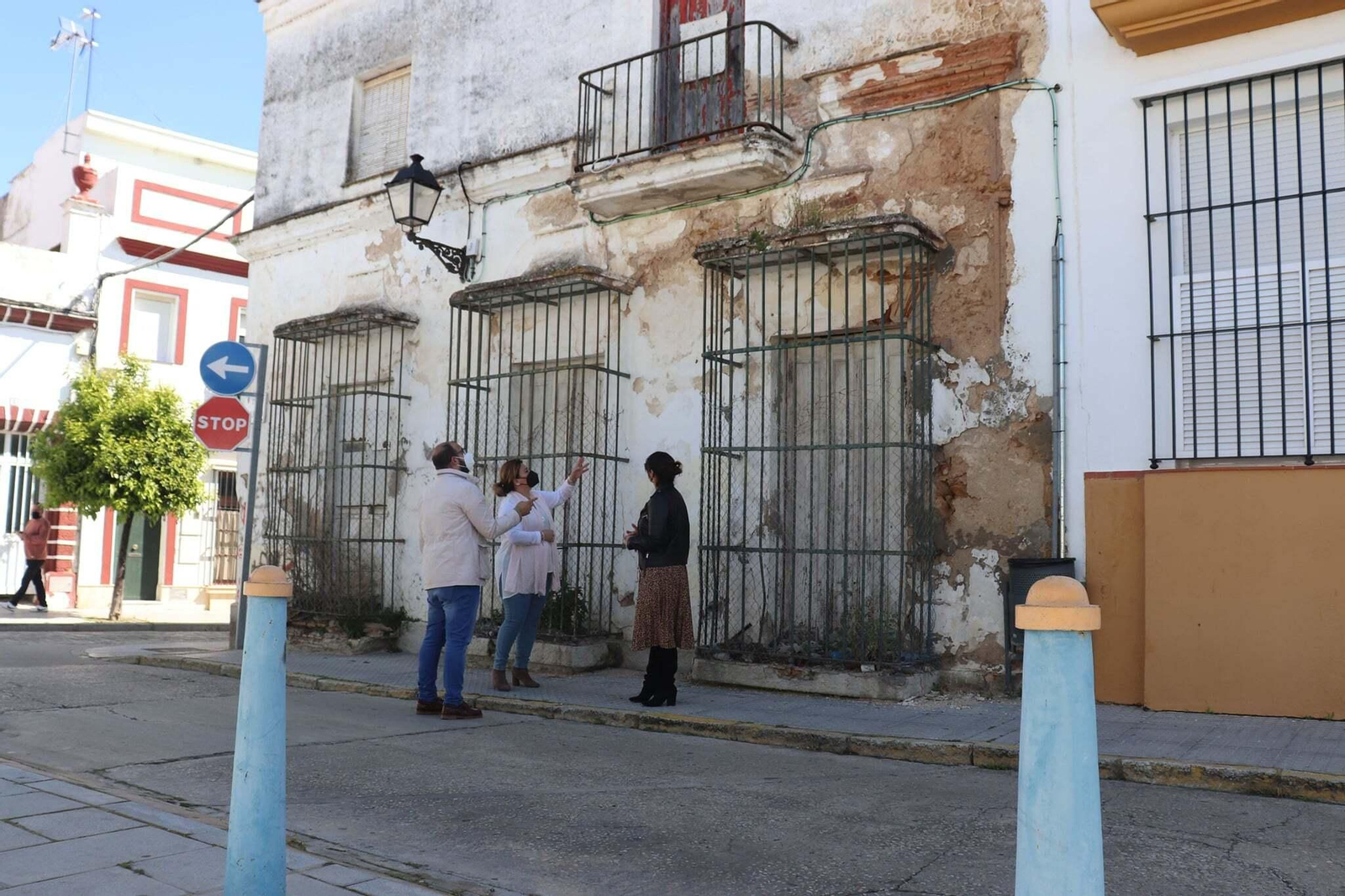 La alcaldesa, Elena Amaya, visita la finca junto a los ediles de Urbanismo y Servicios Sociales