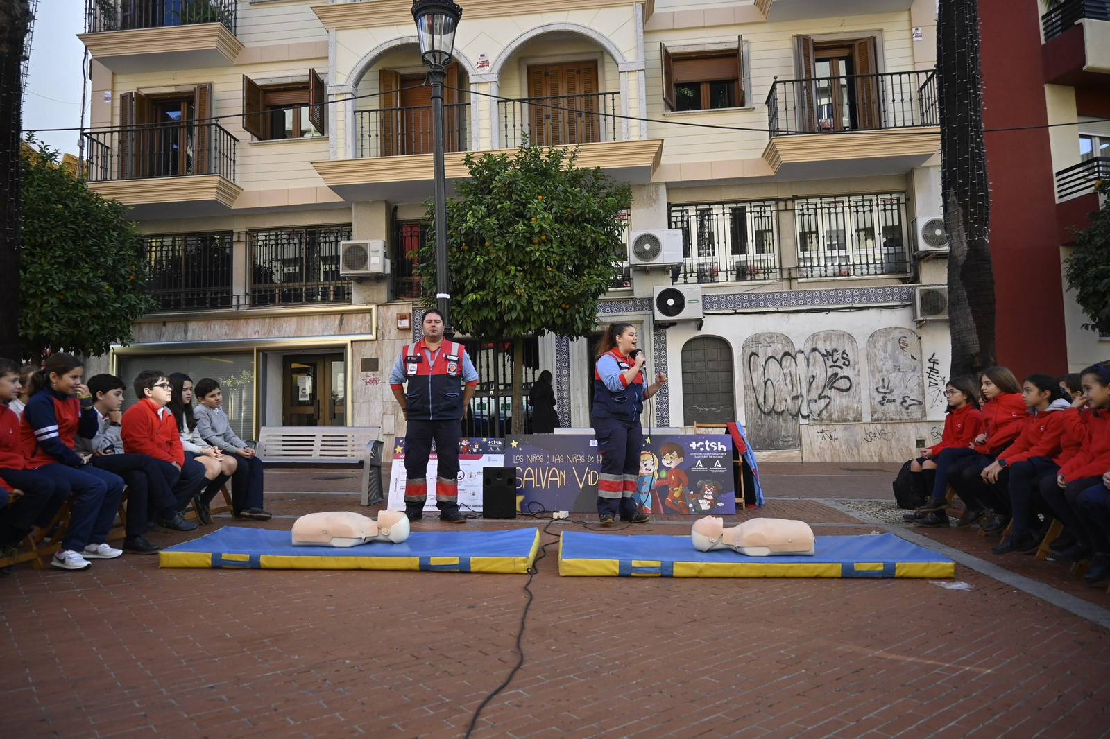 Los niños del Cardenal Spínola aprenden a salvar vidas.