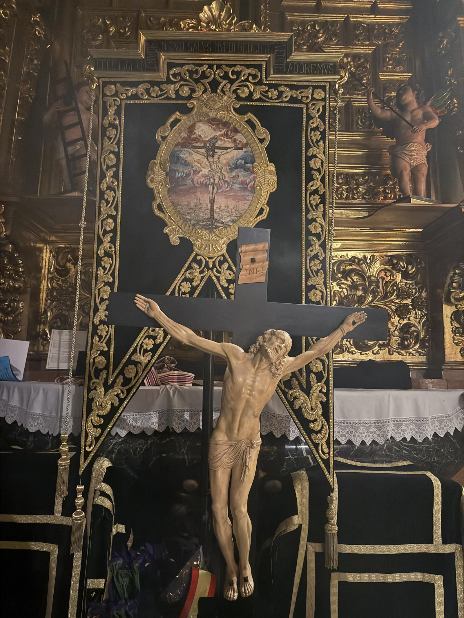 Las imágenes de la hermandad del Vía Crucis el Lunes Santo en Córdoba