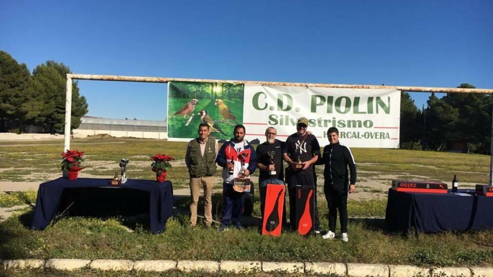El concejal de Deportes, Alejandro Campos, con algunos de los ganadores.