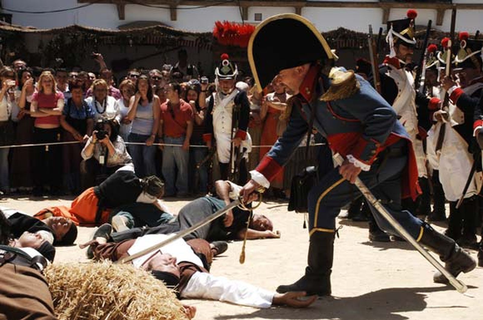 La localidad celebra por todo lo alto y hasta la bandera el bicentenario contra los franceses, nombrando alcalde de las fiestas al ex ministro Manuel Pimentel

Foto: Ramon Aguilar