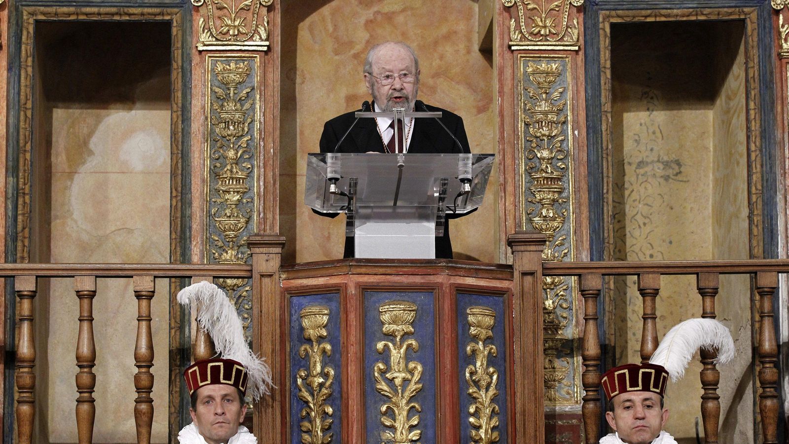 José Manuel Caballero Bonald,  durante su discurso tras recibir el Premio Cervantes, en 2013.