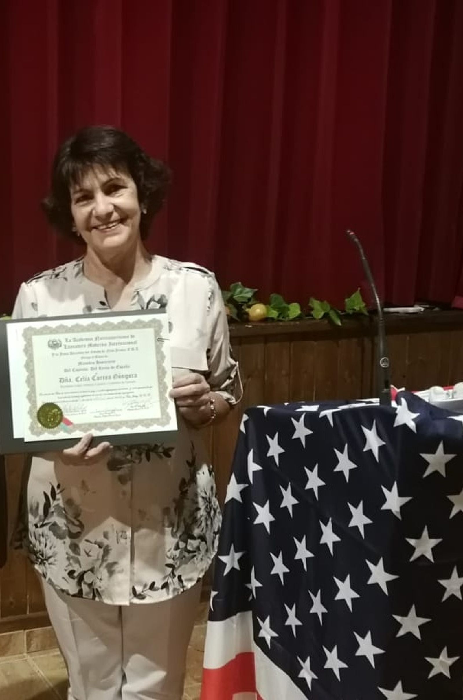 E su nombramiento como miembro Honorario de la Academia Norteamérica de Literatura Moderna.