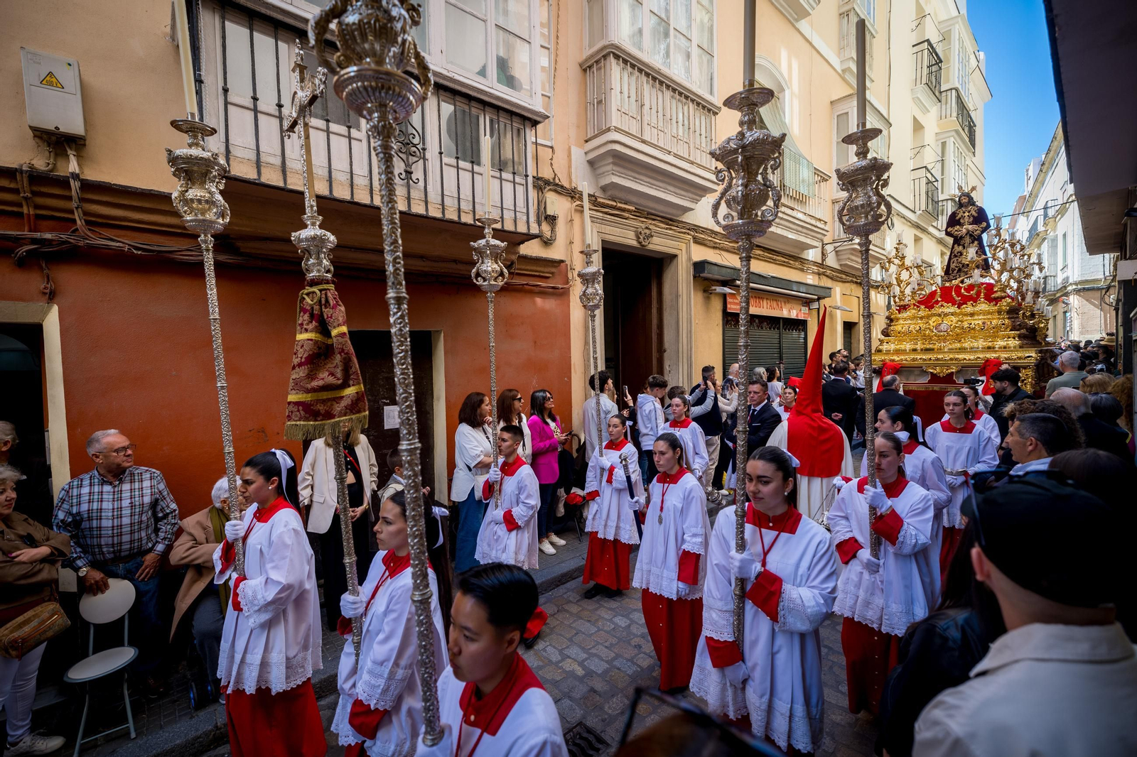 Imágenes de la salida de Las Penas en la Semana Santa de Cádiz 2025 Imágenes de la salida de Las Penas en la Semana Santa de Cádiz 2025