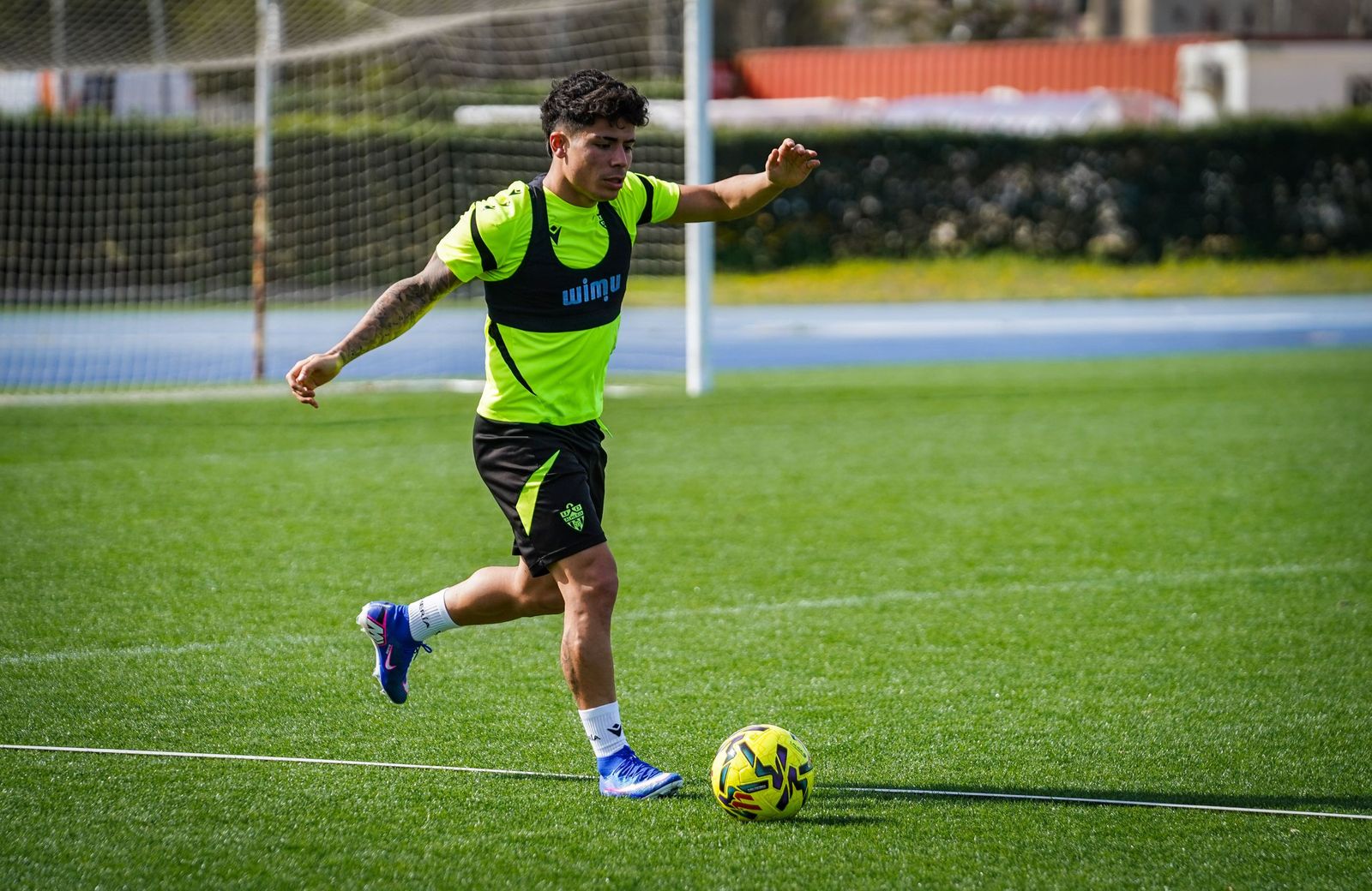 Melamed durante un entrenamiento en el anexo
