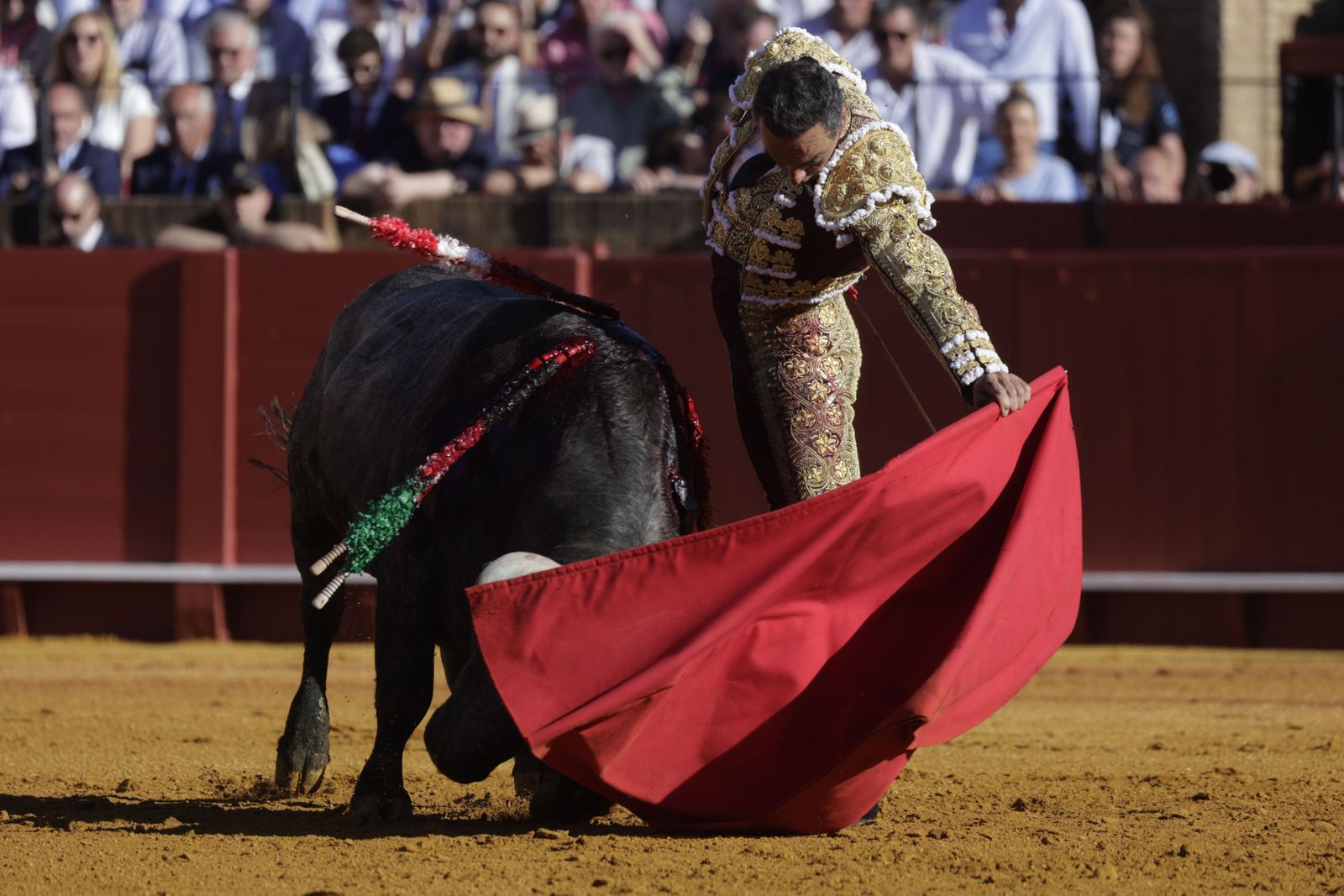 Las imágenes de la corrida de los Victorinos en la Maestranza de Sevilla