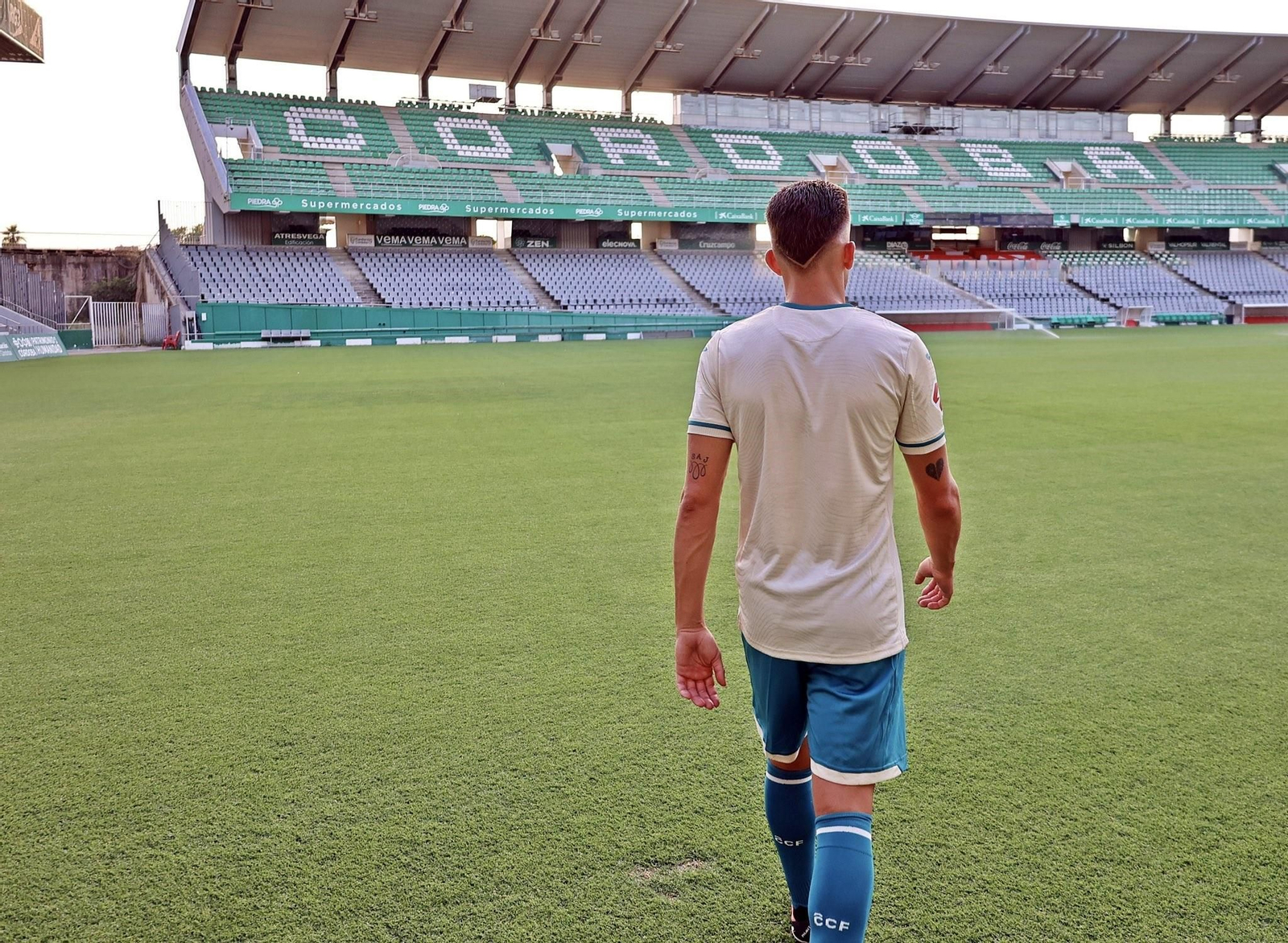 Tercera camiseta del Córdoba CF 2024-25.